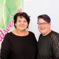 Frau Hähnel, Frau Iwanski